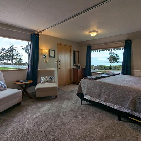 Juan De Fuca Waterfront Hotel & Cottages Sequim Exterior photo