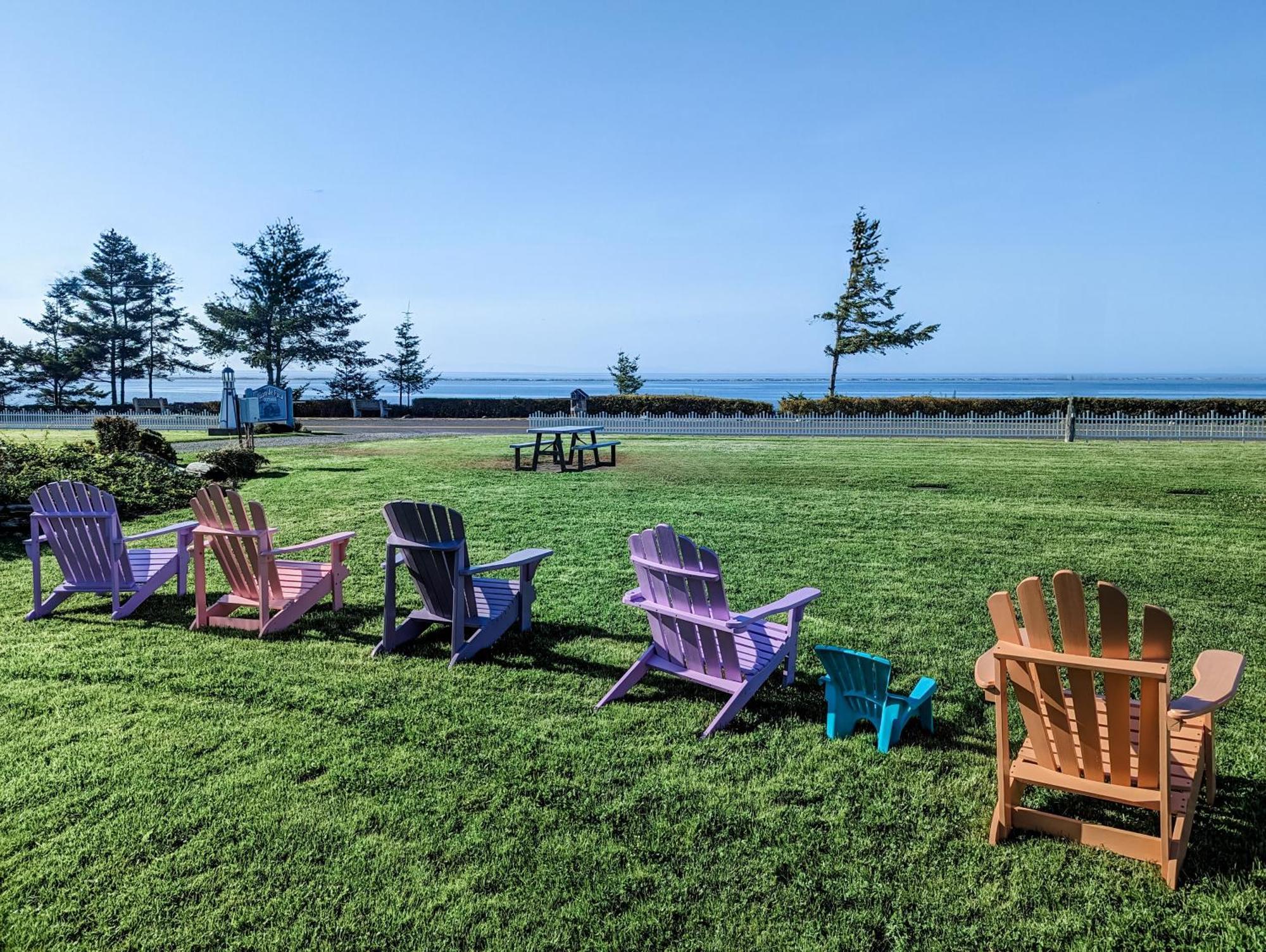 Juan De Fuca Waterfront Hotel & Cottages Sequim Exterior photo