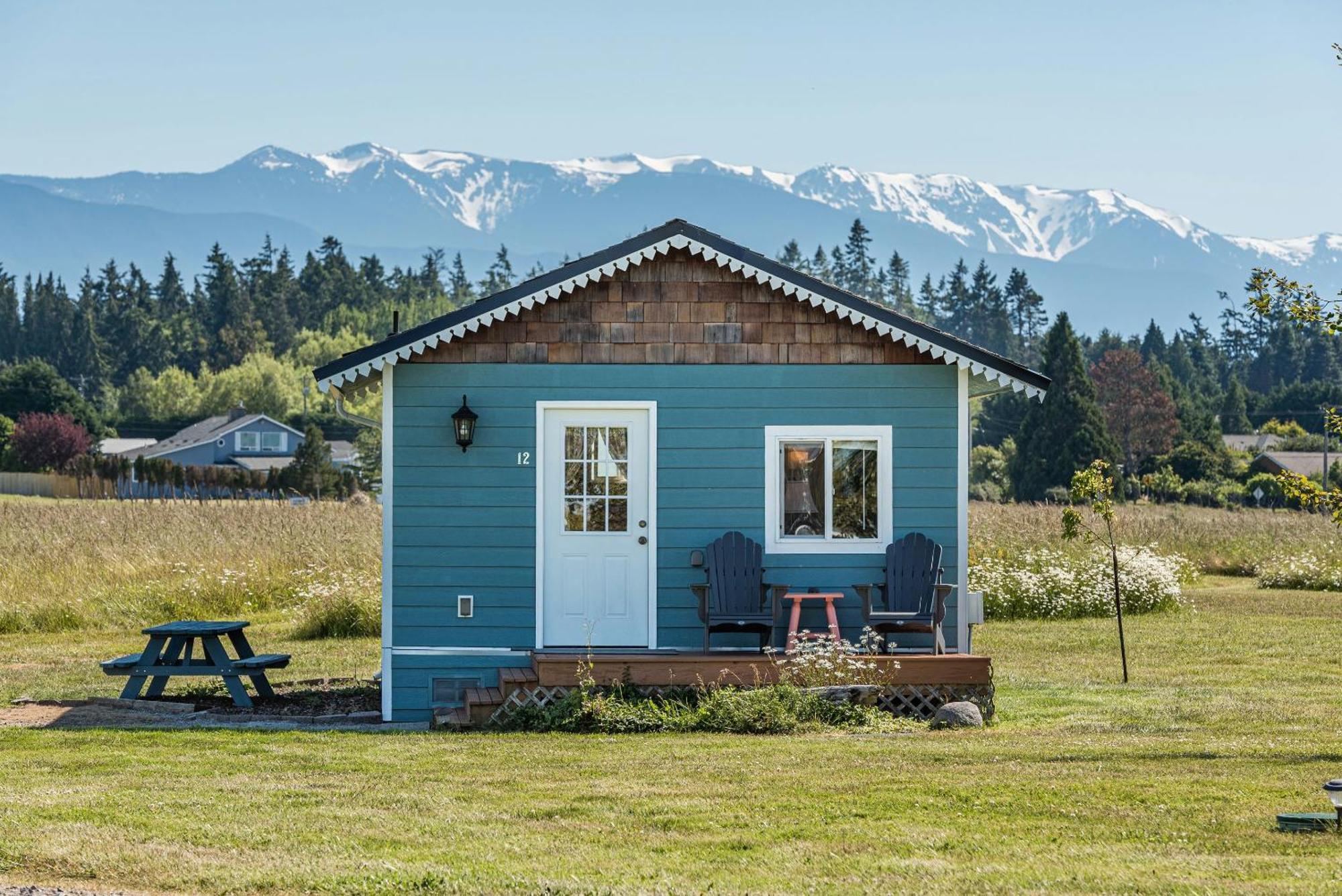 Juan De Fuca Waterfront Hotel & Cottages Sequim Exterior photo