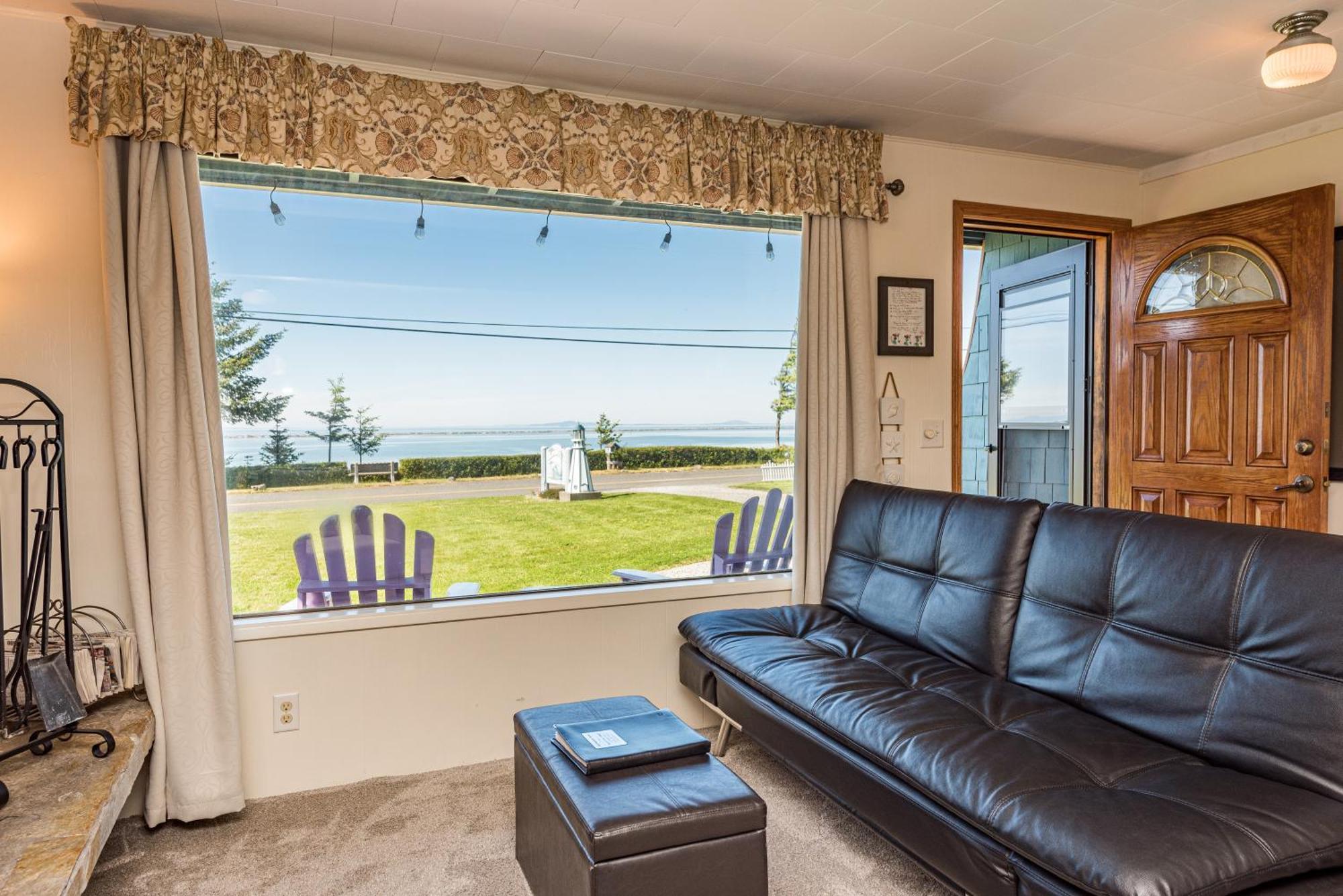 Juan De Fuca Waterfront Hotel & Cottages Sequim Exterior photo