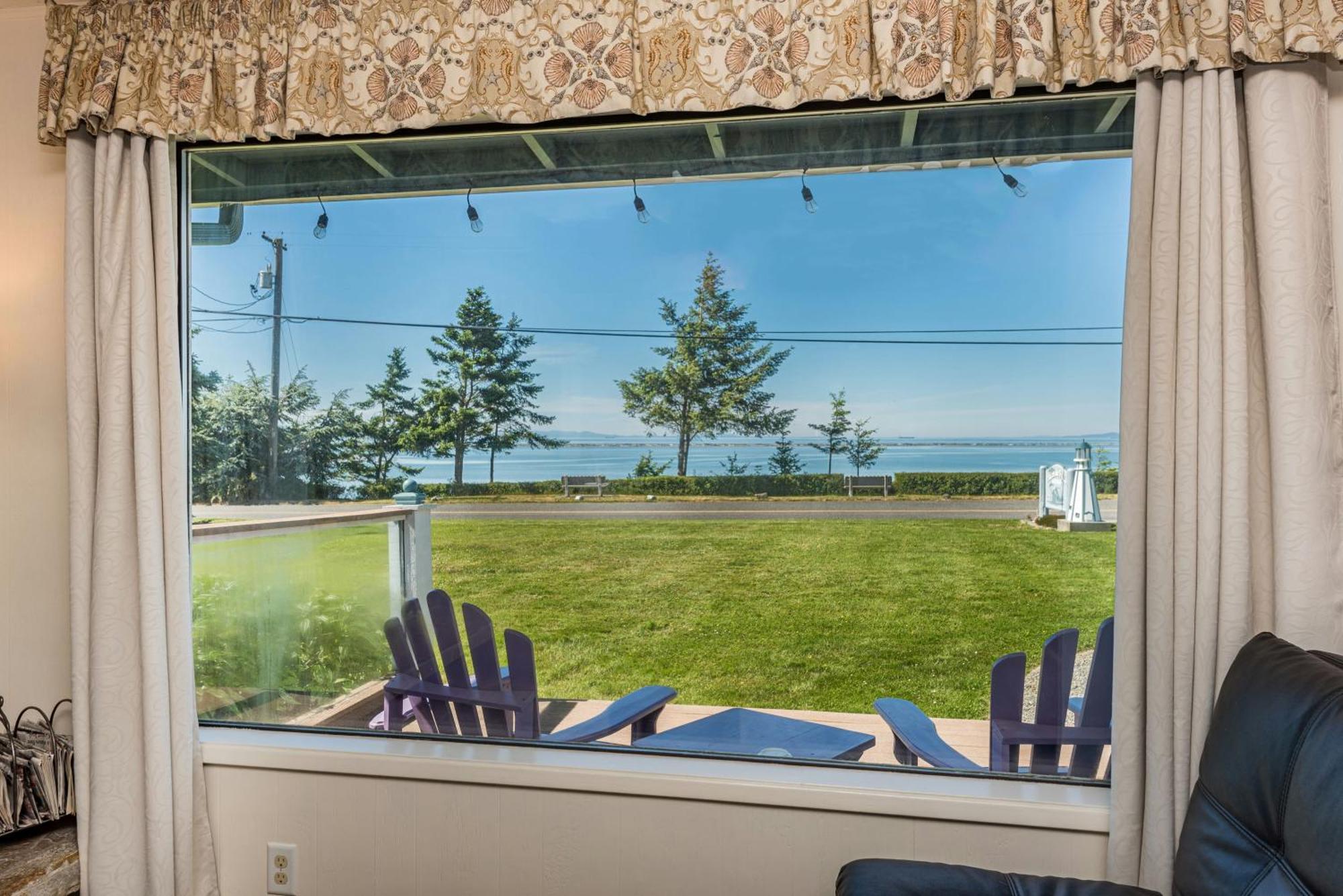 Juan De Fuca Waterfront Hotel & Cottages Sequim Exterior photo