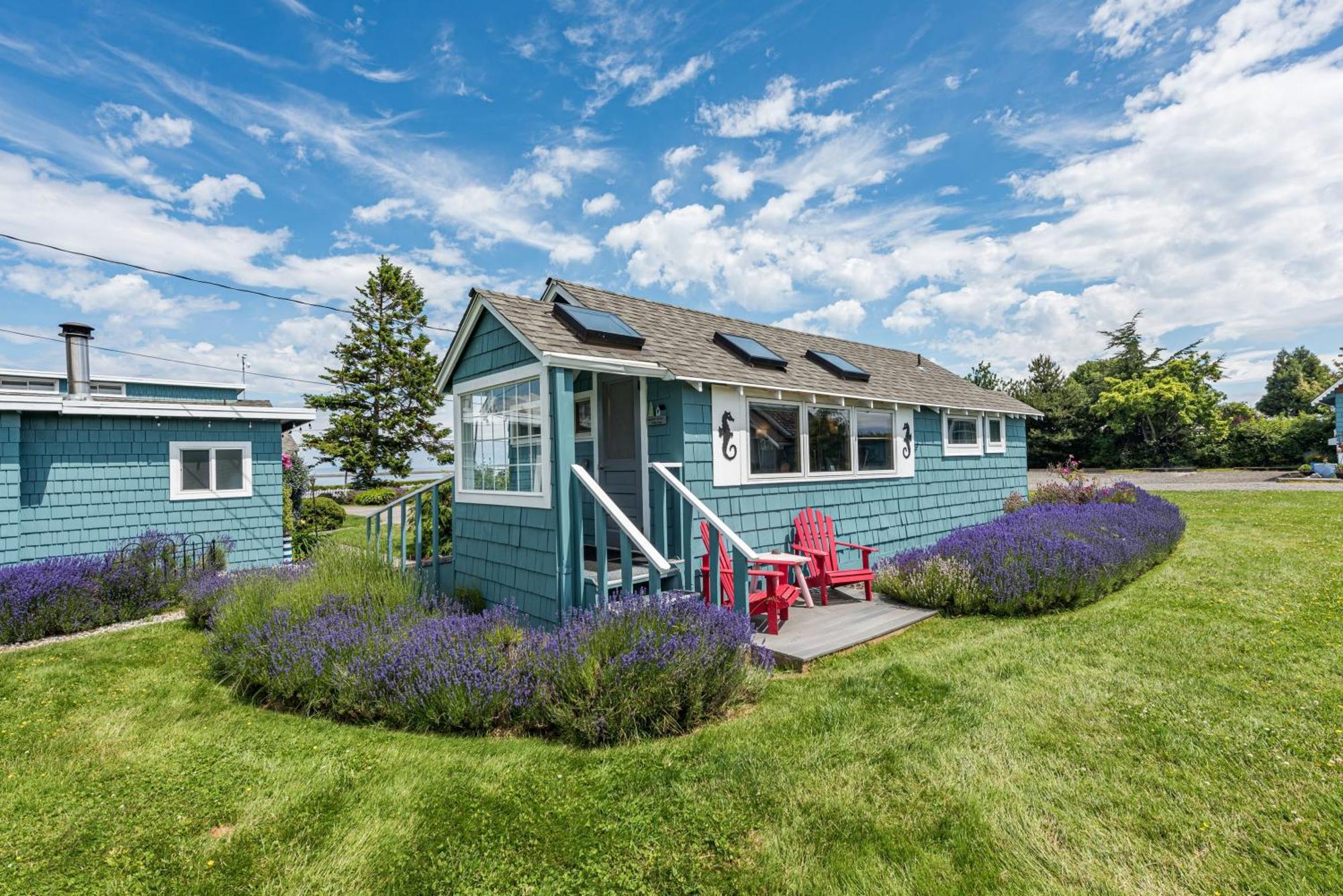 Juan De Fuca Waterfront Hotel & Cottages Sequim Exterior photo