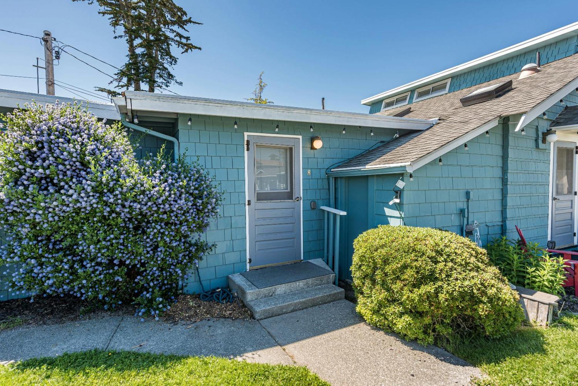 Juan De Fuca Waterfront Hotel & Cottages Sequim Exterior photo